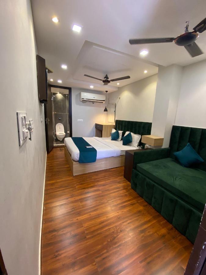 Hotel 56 - 200 Meter From Golden Temple Amritsar Exterior foto